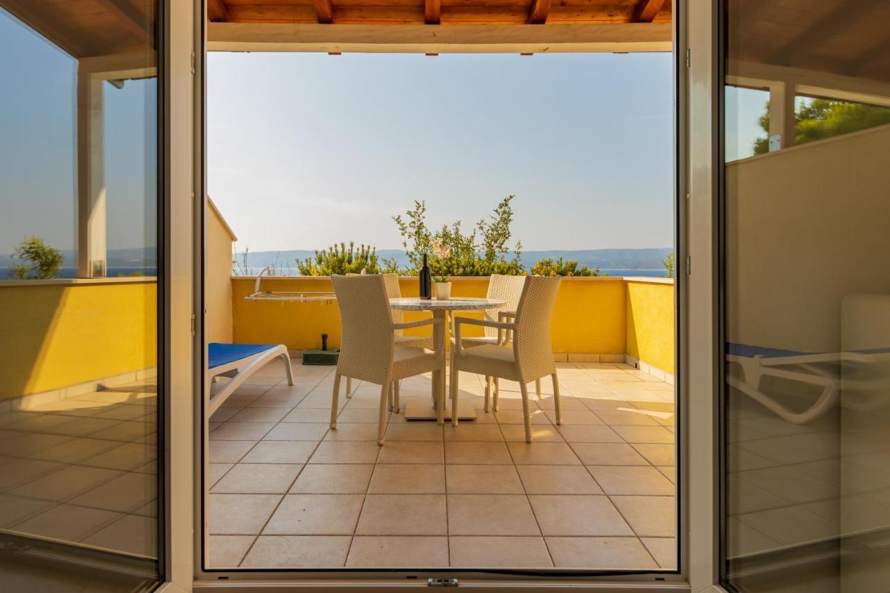 Luxury Apartments Villa Ruzmarina With New Heated Infinity Pool And Lounge Area Marusici  Exterior foto