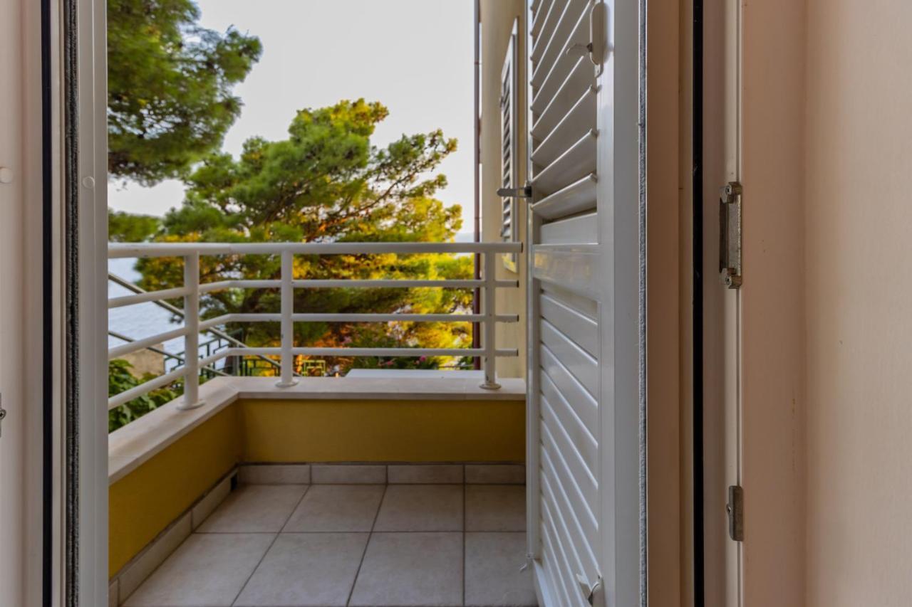 Luxury Apartments Villa Ruzmarina With New Heated Infinity Pool And Lounge Area Marusici  Exterior foto
