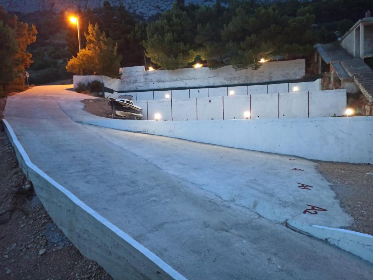 Luxury Apartments Villa Ruzmarina With New Heated Infinity Pool And Lounge Area Marusici  Exterior foto